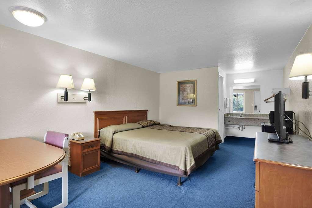 Knights Inn Jacksonville At Dix Ellis Trail Номер фото